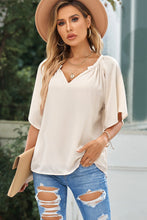 Load image into Gallery viewer, Dreamers Flutter Sleeve Top
