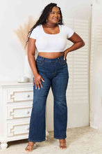 Load image into Gallery viewer, Judy Elastic Waistband Straight Jeans
