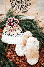 Load image into Gallery viewer, Knitted Slippers With Pompom Detail In Natural
