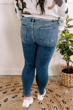 Load image into Gallery viewer, Judy Blue Thermal Skinny Jeans In Medium Wash
