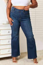 Load image into Gallery viewer, Judy Elastic Waistband Straight Jeans
